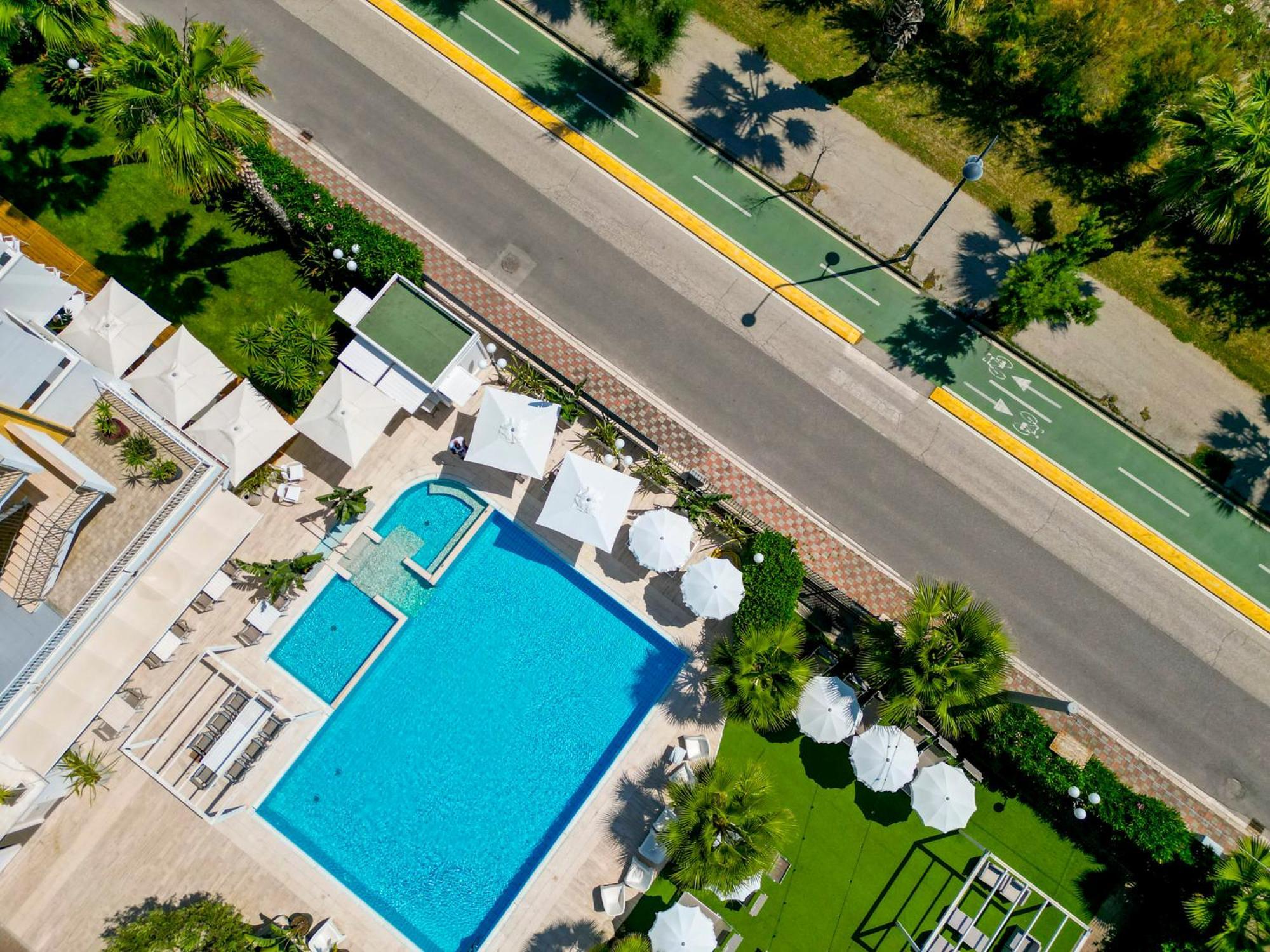 Hotel Belvedere マルティンシクーロ エクステリア 写真